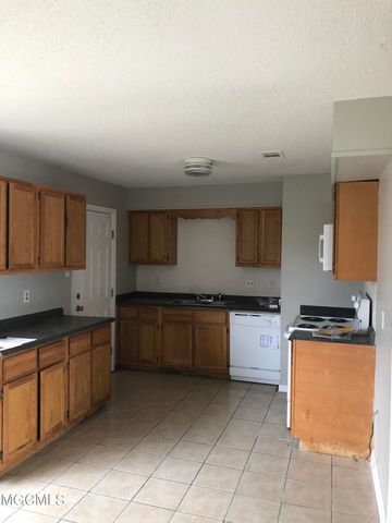 567 Shannon Drive, D'iberville, MS 39540