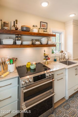 130 LAVINIA STREET, Jefferson City, MO 65109