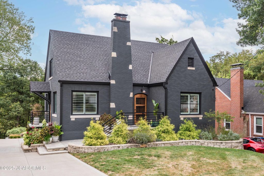 130 LAVINIA STREET, Jefferson City, MO 65109