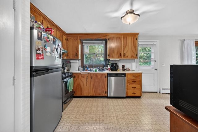 34 E 6th St, Lowell, MA 01850