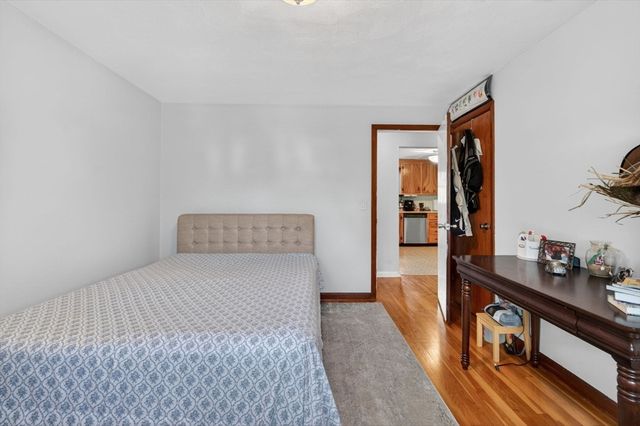 34 E 6th St, Lowell, MA 01850