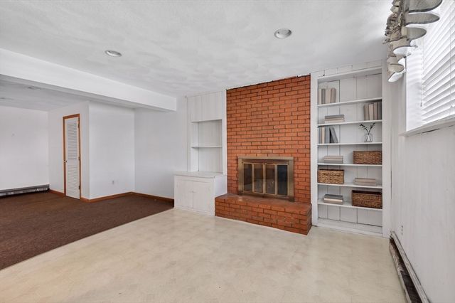 34 E 6th St, Lowell, MA 01850