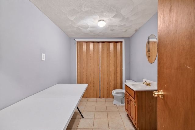 34 E 6th St, Lowell, MA 01850