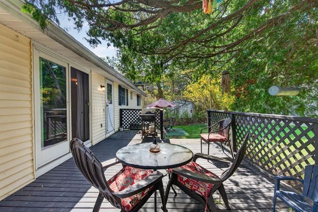 34 E 6th St, Lowell, MA 01850