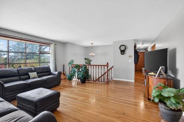 34 E 6th St, Lowell, MA 01850