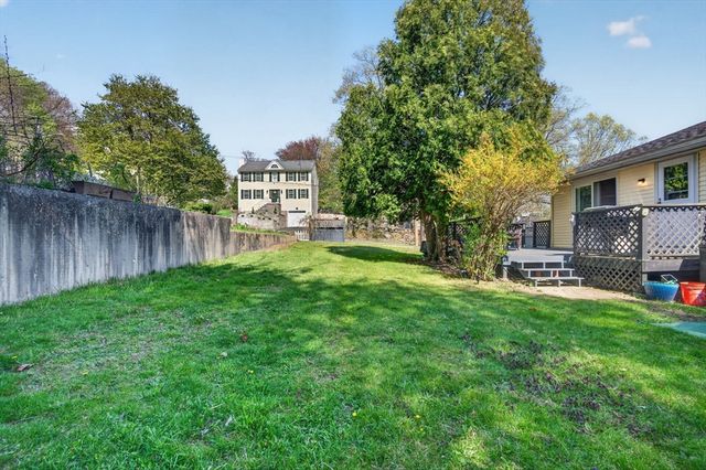 34 E 6th St, Lowell, MA 01850