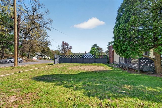 34 E 6th St, Lowell, MA 01850