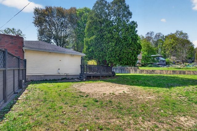 34 E 6th St, Lowell, MA 01850