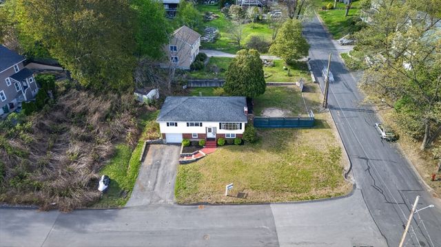 34 E 6th St, Lowell, MA 01850