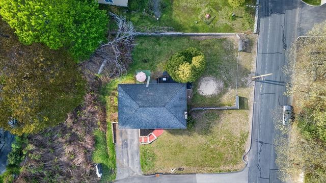 34 E 6th St, Lowell, MA 01850