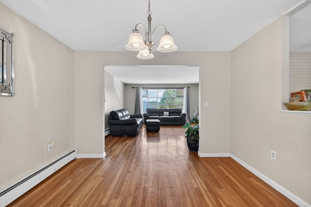 34 E 6th St, Lowell, MA 01850