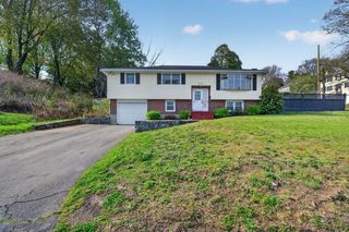 34 E 6th St, Lowell, MA 01850