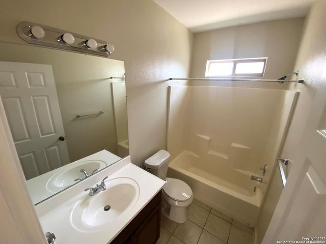 506 Dukeway, Universal City, TX 78148