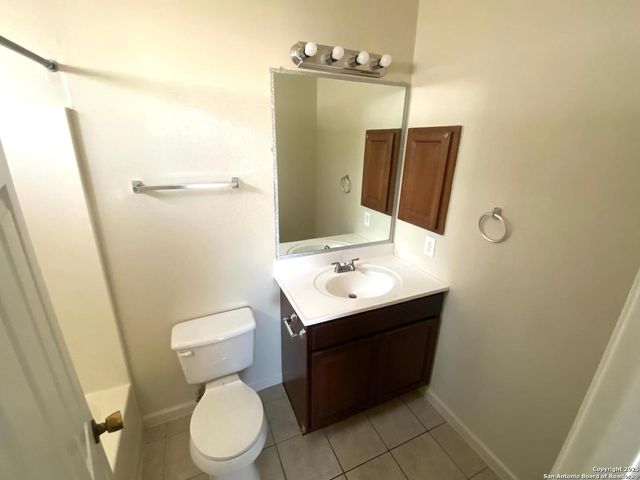 506 Dukeway, Universal City, TX 78148