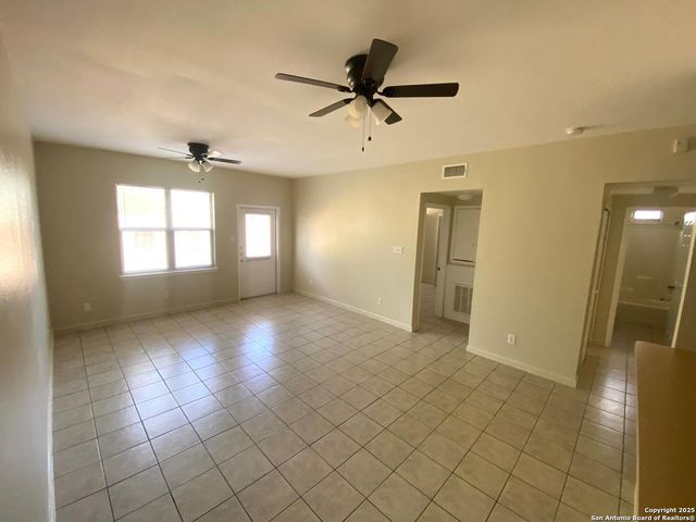 506 Dukeway, Universal City, TX 78148