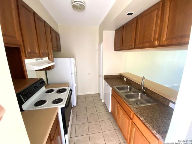 506 Dukeway, Universal City, TX 78148
