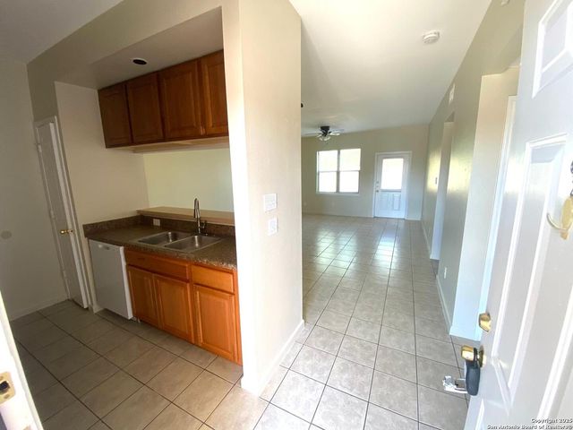 506 Dukeway, Universal City, TX 78148