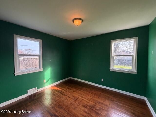 301 S Center St, Bardstown, KY 40004