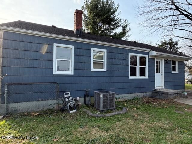 301 S Center St, Bardstown, KY 40004