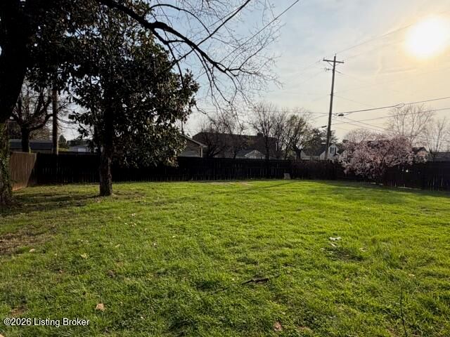 301 S Center St, Bardstown, KY 40004