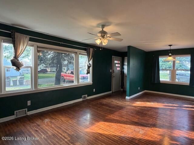 301 S Center St, Bardstown, KY 40004
