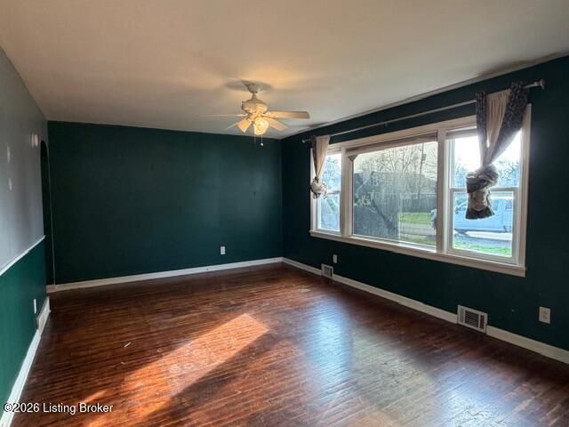 301 S Center St, Bardstown, KY 40004