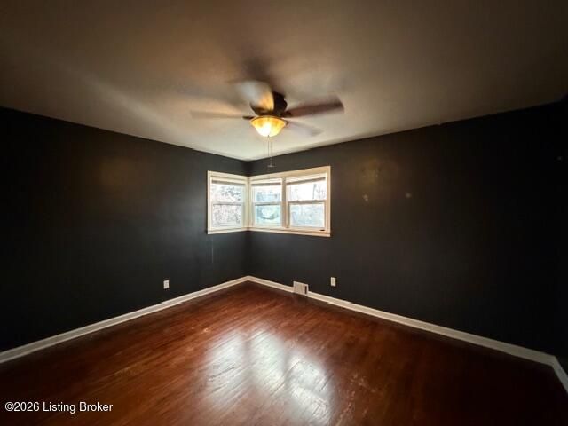 301 S Center St, Bardstown, KY 40004