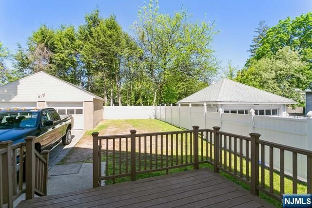 332 Closter Dock Road 1, Closter, NJ 07624