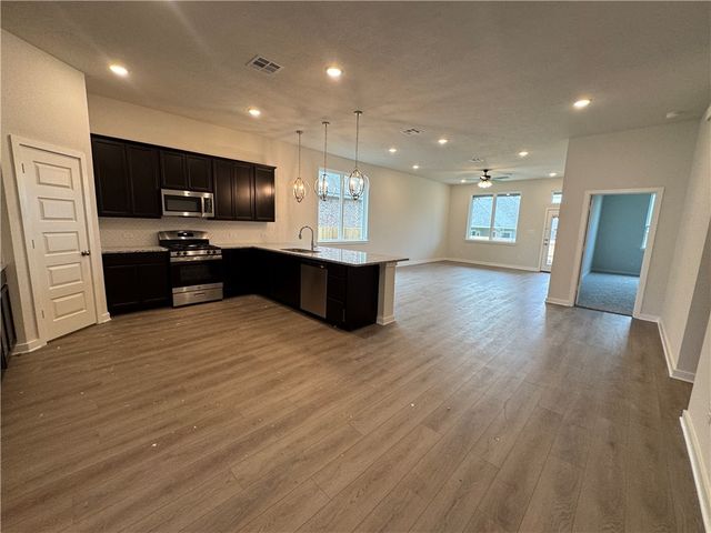 6437 Raleigh Loop, College Station, TX 77845