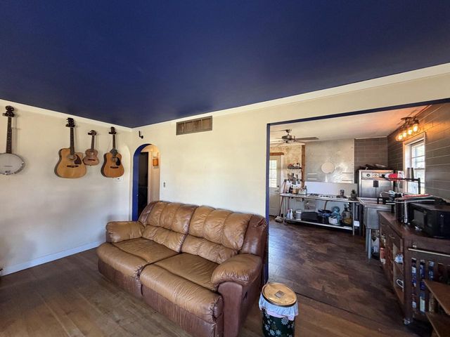 307 Walnut STREET N, La Crescent, MN 55947