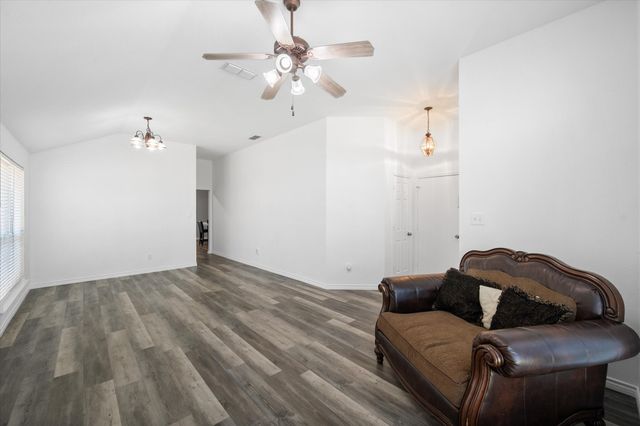 7321 Grass Valley Trail, Fort Worth, TX 76123
