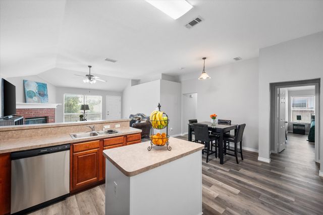 7321 Grass Valley Trail, Fort Worth, TX 76123