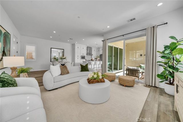 446 Chorus, Irvine, CA 92618