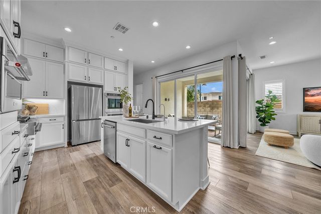 446 Chorus, Irvine, CA 92618