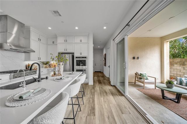 446 Chorus, Irvine, CA 92618