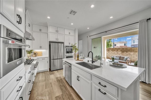 446 Chorus, Irvine, CA 92618