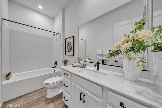 446 Chorus, Irvine, CA 92618