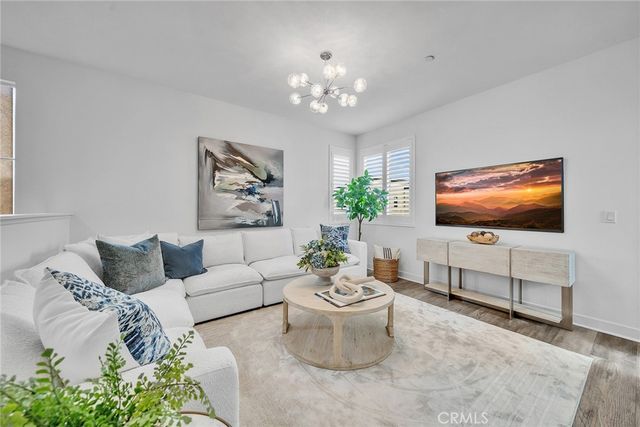 446 Chorus, Irvine, CA 92618