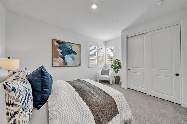 446 Chorus, Irvine, CA 92618