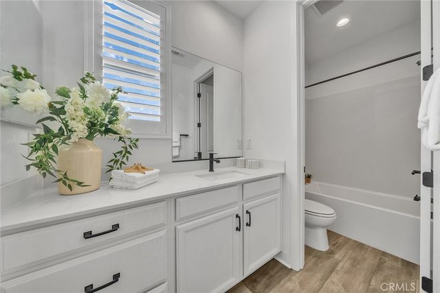 446 Chorus, Irvine, CA 92618