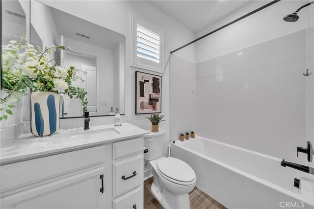 446 Chorus, Irvine, CA 92618