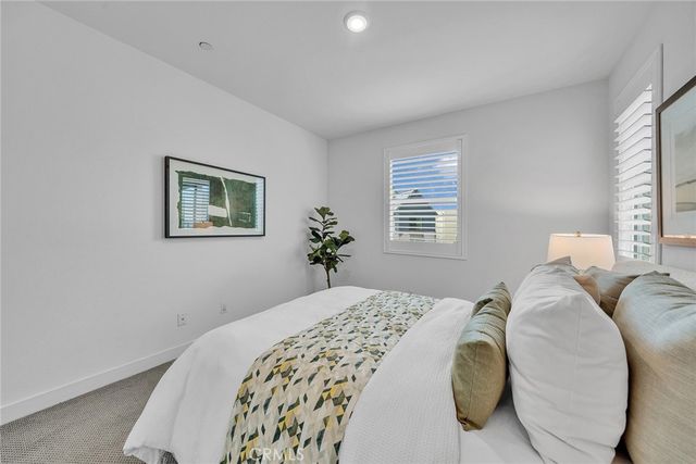 446 Chorus, Irvine, CA 92618