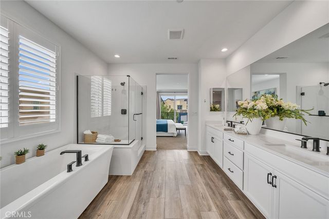 446 Chorus, Irvine, CA 92618