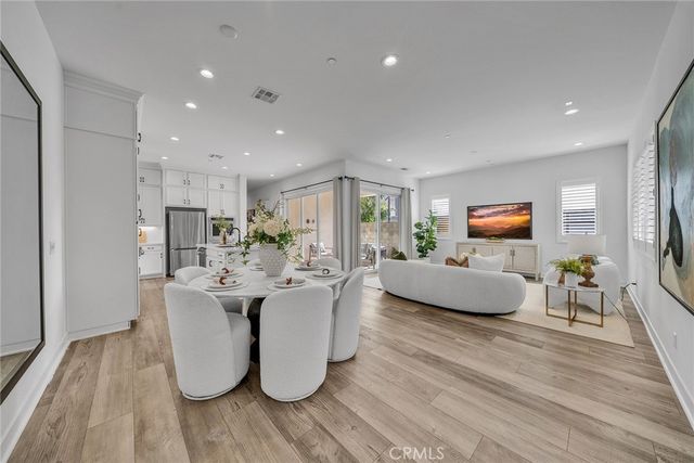 446 Chorus, Irvine, CA 92618