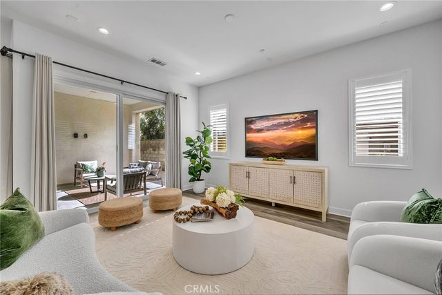 446 Chorus, Irvine, CA 92618