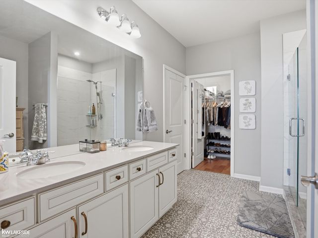 40617 Tulip Trce, Clinton Township, MI 48036
