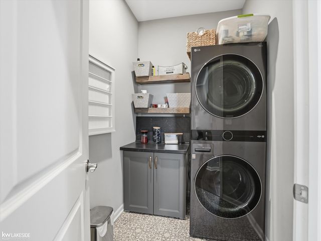 40617 Tulip Trce, Clinton Township, MI 48036