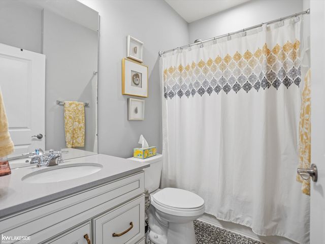 40617 Tulip Trce, Clinton Township, MI 48036