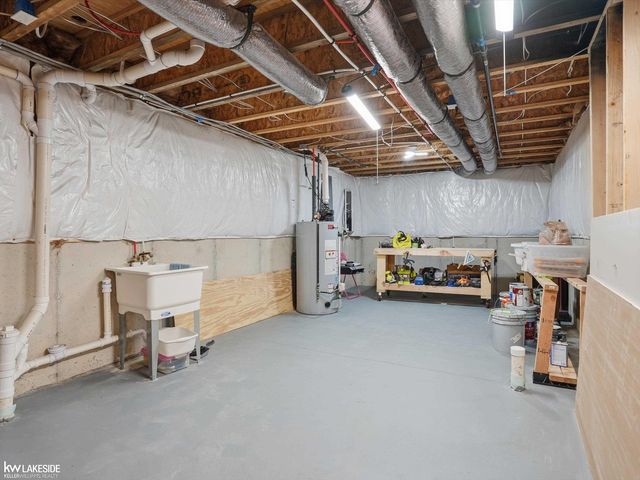 40617 Tulip Trce, Clinton Township, MI 48036