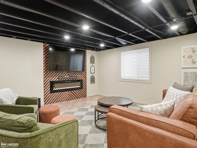 40617 Tulip Trce, Clinton Township, MI 48036